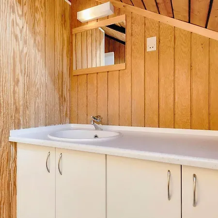 Three-bedroom In Rodby 28 * Kramnitse